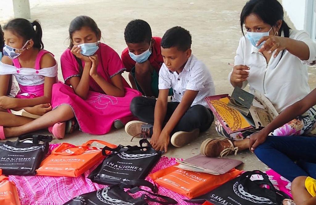 Jóvenes con maleta didácticas