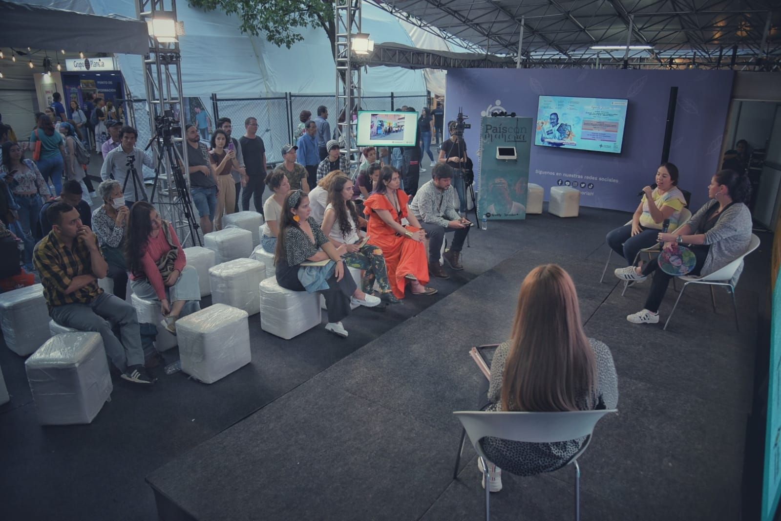 El CNMH y la construcción de iniciativas de memoria histórica en la Fiesta del Libro