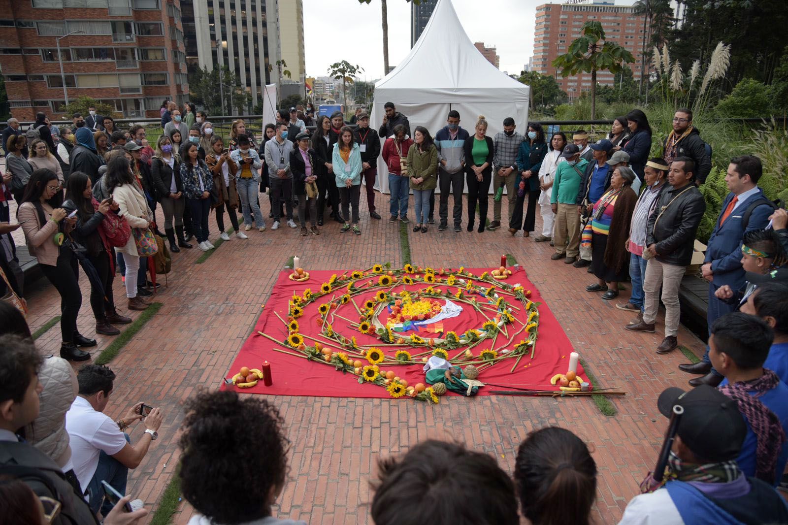 En un acto pluriétnico, 10 pueblos indígenas inauguraron SaNaciones: Caminos de resistencia en Bogotá