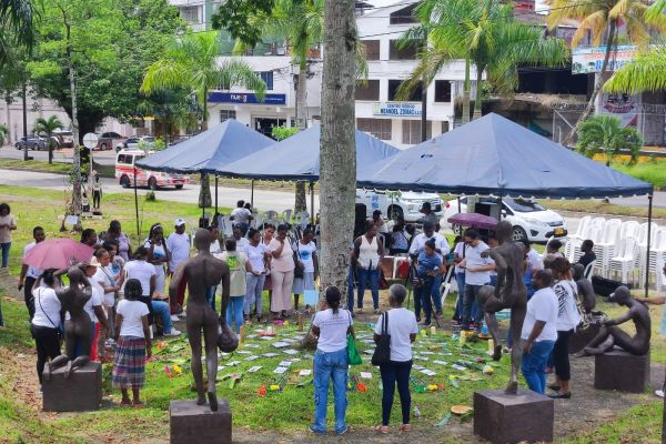 lor a tiempo. Un hilo tejido por la memoria (Comuna 13, Medellín)