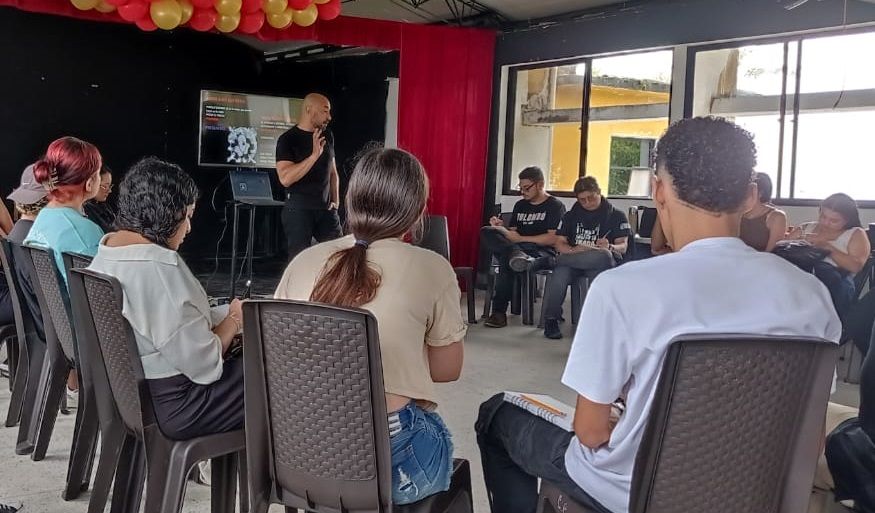 Jóvenes de Yolombó, Antioquia, aprenden a narrar el conflicto en sus historias