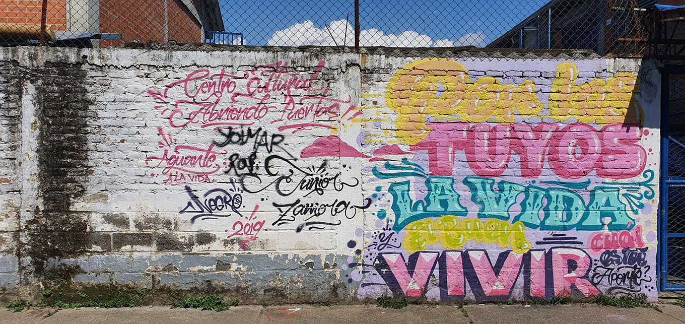 Este mural está ubicado en la comuna 15 de Cali, en la fachada del Centro Cultural Abriendo Puertas. Foto: Cortesía Jair Cerón.