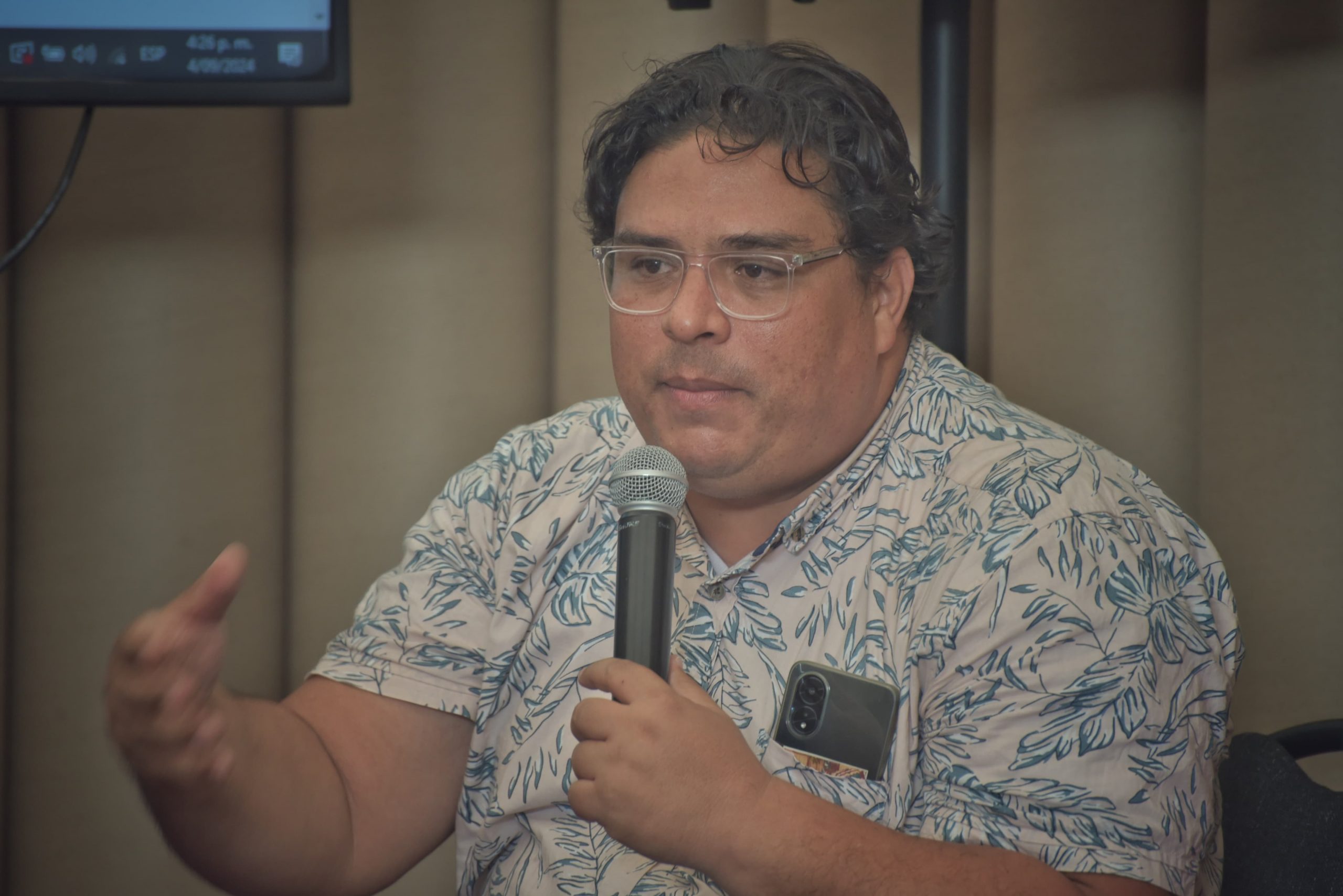 Isaías Romero, autor del libro El abuelo rojo, durante el micrófono abierto del CNMH.