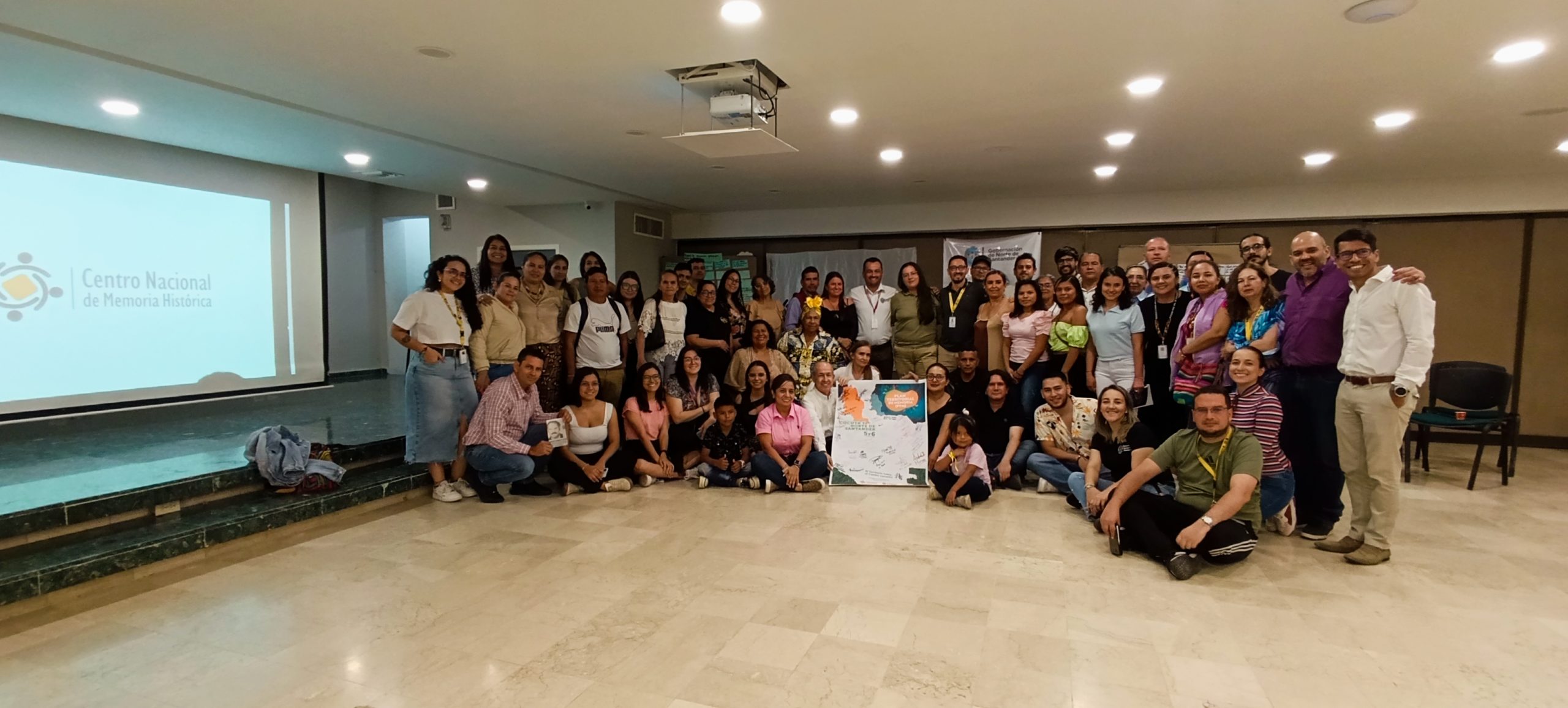 Cierre de la jornada con los distintos representantes y actores sociales convocados por el equipo Nororiente para la construcción del PTM.