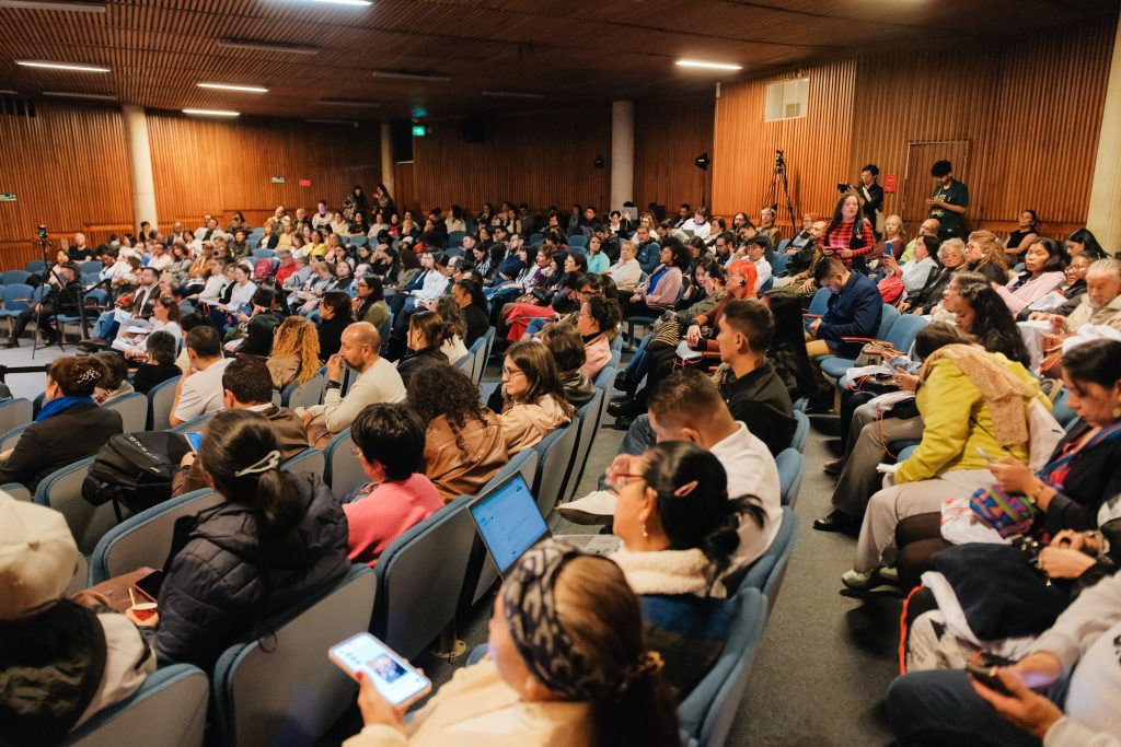 personas en auditorio rendición de cuentas