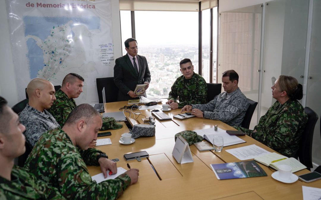 El CNMH y las fuerzas militares fortalecen el trabajo conjunto en memoria histórica y reconocimiento de las víctimas